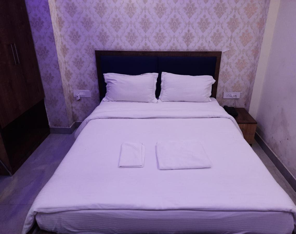 Hotel Delight Deluxe Pipra Dewās Zewnętrze zdjęcie