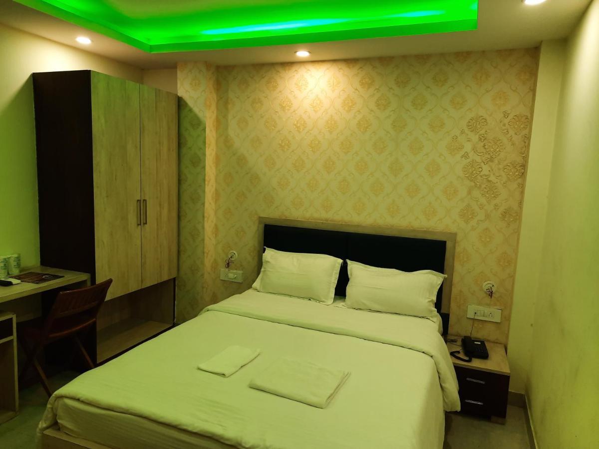Hotel Delight Deluxe Pipra Dewās Zewnętrze zdjęcie