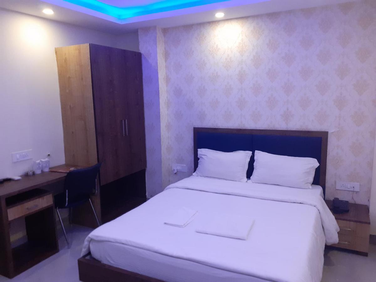 Hotel Delight Deluxe Pipra Dewās Zewnętrze zdjęcie
