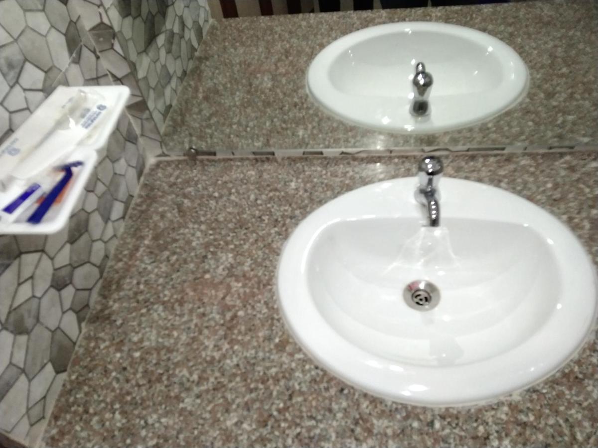 Hotel Delight Deluxe Pipra Dewās Zewnętrze zdjęcie